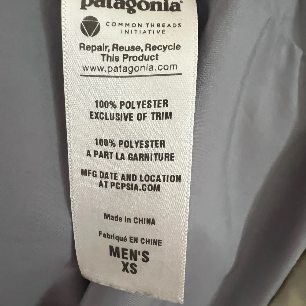 Mens Patagonia Thundercloud waterprooff jacket. Size XS.